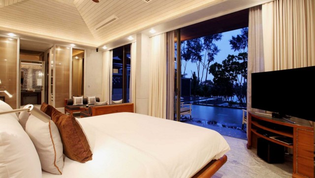 Beachfront Five Bedroom Pool Villa For Sale Image by Phuket Realtor