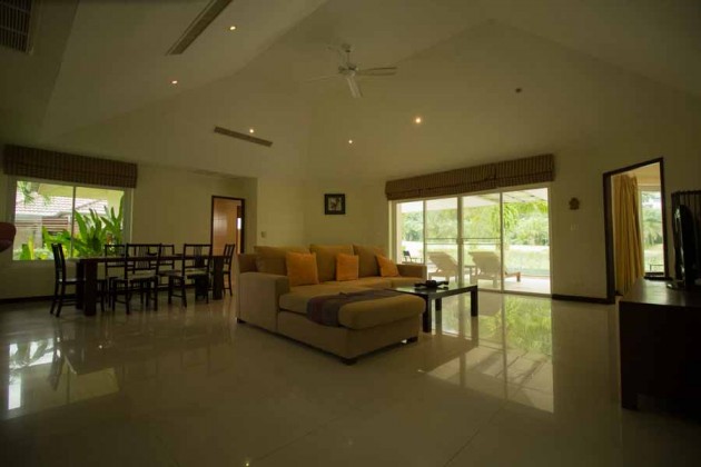 Kathu Golf Course Villa 2+1 Bedroom for Sale  Image by Phuket Realtor