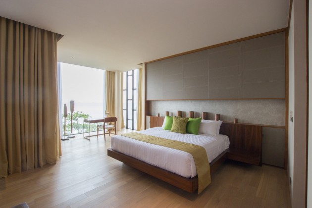 Tranquil Four Bedroom Oceanfront Pool Villa for Sale Image by Phuket Realtor